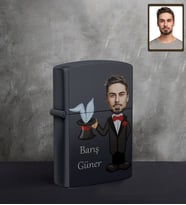 Kişiye Özel Sihirbaz Karikatürlü UV Baskılı Siyah Benzinli Çakmak Bay-1