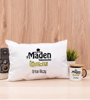 Maden Teknolojisi Öğretmeni Dikdörtgen Yastık ve Siyah Kupa Bardak