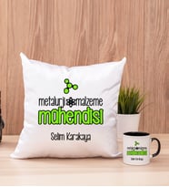 Metalurji ve Malzeme Mühendisi Kare Yastık ve Siyah Kupa Bardak