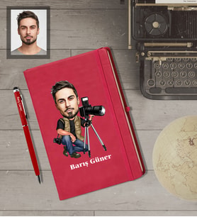 Kişiye Özel Fotoğrafçı Karikatürlü  Kırmızı Defter Kalem Hediye Seti Bay-2