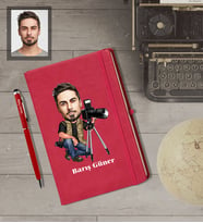 Kişiye Özel Fotoğrafçı Karikatürlü  Kırmızı Defter Kalem Hediye Seti Bay-2
