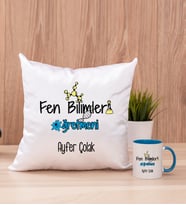 Fen Bilimleri Öğretmeni Kare Yastık ve Mavi Kupa Bardak