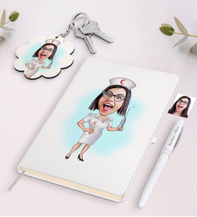 BK Gift Kişiye Özel Hemşire Karikatürlü Beyaz Defter Kalem ve Anahtarlık Hediye Seti-1 (Model 1)