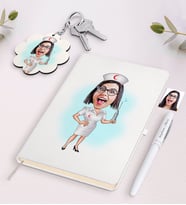 BK Gift Kişiye Özel Hemşire Karikatürlü Beyaz Defter Kalem ve Anahtarlık Hediye Seti-1 (Model 1)