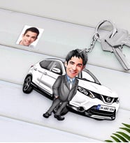 BK Gift Kişiye Özel Erkek Nissan Qashqai Figürlü Plakalı Ahşap Karikatür Anahtarlık-1 (Beyaz)