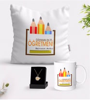 BK Gift Kişiye Özel Dünyanın En İyi Öğretmeni Beyaz Kupa Yastık ve İsimli Papatya Kolye Hediye Seti-20 (Model 1)
