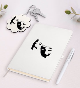 BK Gift Kişiye Özel Tiyatro Sanatçısı Beyaz Defter Kalem Ve Anahtarlık Hediye Seti-2 (Model 1)