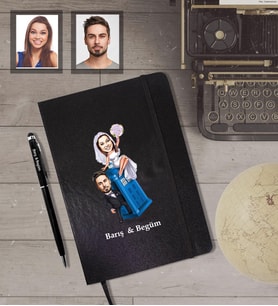 Kişiye Özel Gelin Damat Karikatürlü Siyah Defter Kalem Hediye Seti   Mod-3
