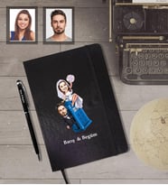 Kişiye Özel Gelin Damat Karikatürlü Siyah Defter Kalem Hediye Seti   Mod-3
