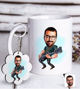 BK Gift Kişiye Özel Erkek Gitarist Karikatürlü Beyaz Kupa ve Anahtarlık Hediye Seti-1 (Model 1)