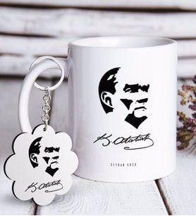 BK Gift Kişiye Özel Atatürk Temalı Beyaz Kupa ve Anahtarlık Hediye Seti-24 (Model 1)