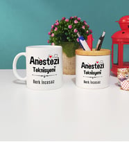 Anestezi Teknisyeni Tasarımlı Kişiye Özel Hediye Anestezi Teknisyeni Kupa Bardak ve Kalemlik Seti