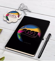 BK Gift Kişiye Özel 2024 Mutlu Yıllar Siyah Defter Kalem ve Anahtarlık Hediye Seti-10 (Model 1)
