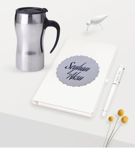 BK Gift Kişiye Özel Kabartma Plakalı Beyaz Defter Kalem Silver Termos Mug Seti (Model 1)