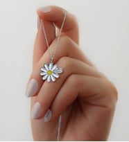 BK Gift Kişiye Özel İsimli Silver Papatya Kolye