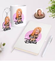 BK Gift Kişiye Özel Kadın Aşçı Karikatürlü Beyaz Defter Kalem Kupa ve Anahtarlık Hediye Seti-2 (Model 1)