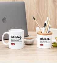 Arkadaş Kelime Anlamı Beyaz Kupa Bardak Ve Kalemlik Hediye Seti