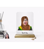 BK Gift Kişiye Özel Tesettürlü Kadın Öğretmen Karikatürlü Ahşap Standlı Çerçeve-1 (Beyaz)