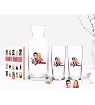 BK Gift Kişiye Özel Renkli Baskılı Sevgililer Karikatürlü İkili Rakı Bardağı Karaf ve Cep Kitabı Hediye Seti-11 (Model 1)