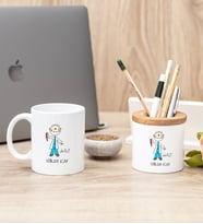 Erkek Diş Hekimi Karikatürü Beyaz Kupa Bardak Ve Kalemlik Seti