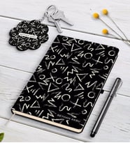 BK Gift Kişiye Özel İsimli Siyah Defter Kalem Ve Anahtarlık Hediye Seti-22 (Model 1)