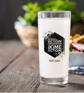 BK Gift Kişiye Özel Renkli Baskılı Önce Kiminle İçtiğini Bileceksin Rakı Bardağı-4 (Beyaz)