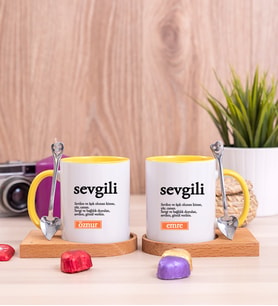 Sevgili Kelime Anlamı Ahşap Altlıklı İkili Sarı Kupa Bardak