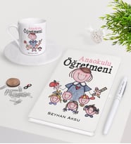 BK Gift Kişiye Özel Anaokulu Öğretmeni Beyaz Defter Kalem Türk Kahvesi Fincanı Seti-2 (Model 1)
