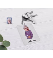BK Gift Kişiye Özel Büyükanne Karikatürlü Şeffaf Pleksi Anahtarlık (Beyaz)