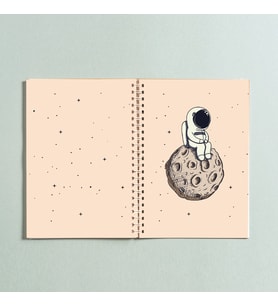 Astronot Ve Ay Tasarımlı Spiralli A5 96 Yaprak Çizgisiz Defter