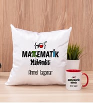 Matematik Mühendisi Kare Yastık ve Kırmızı Kupa Bardak