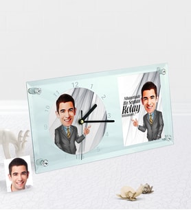 BK Gift Kişiye Özel Bay Kolay Yetişmiyor Karikatürlü Masaüstü Cam Saat - 2 (Beyaz)