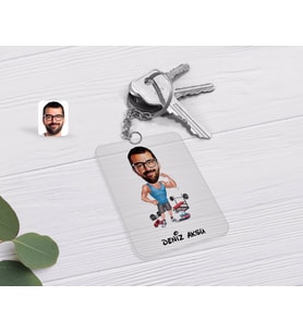 BK Gift Kişiye Özel Erkek Fitnesscı Karikatürlü Şeffaf Pleksi Anahtarlık (Beyaz)