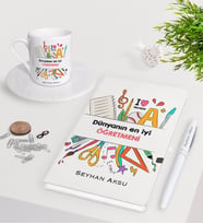 BK Gift Kişiye Özel Dünyanın En İyi Öğretmeni Beyaz Defter Kalem Türk Kahvesi Fincanı Seti-13 (Model 1)