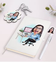 BK Gift Kişiye Özel Kadın Genel Müdür Karikatürlü Beyaz Defter Kalem ve Anahtarlık Hediye Seti (Model 1)