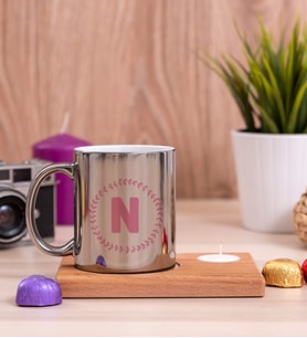 Pembe Renkli Baş Harf Tasarım Ahşap Altlıklı Mumlu Silver Kupa Bardak