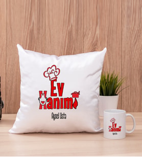 Ev Hanımı Kare Yastık ve Beyaz Kupa Bardak