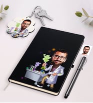 BK Gift Kişiye Özel Erkek Fen Bilimleri Öğretmeni Karikatürlü Siyah Defter Kalem Ve Anahtarlık Hediye Seti-2 (Model 1)