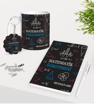 BK Gift Kişiye Özel Matematik Öğretmeni Kupa Anahtarlık Beyaz Defter Kalem Hediye Seti-11 (Model 1)