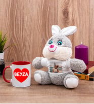 Sevgiliye Hediye İsim Yazılı Kalpli Kırmızı Kupa Bardak ve Peluş Tavşan