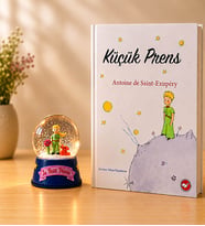 Küçük Prens Mini Işıklı Kar Küresi Ve Küçük Prens Hikaye Kitabı Arkadaşa Hediye