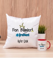 Fen Bilimleri Öğretmeni Kare Yastık ve Kırmızı Kupa Bardak