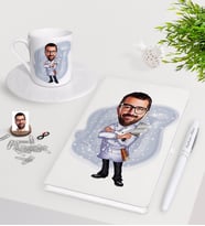 BK Gift Kişiye Özel Erkek Kasap Karikatürlü Beyaz Defter Kalem Türk Kahvesi Fincanı Seti-1 (Model 1)