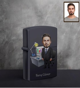 Kişiye Özel Patron Karikatürlü UV Baskılı Siyah Benzinli Çakmak Bay-26