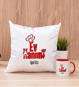Ev Hanımı Kare Yastık ve Kırmızı Kupa Bardak