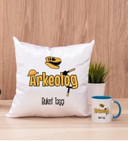 Arkeolog Kare Yastık ve Mavi Kupa Bardak