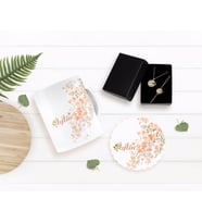 BK Gift Kişiye Özel Papatya Temalı Kupa Bardak Altlığı ve Kolye Bileklik Hediye Seti-2 (Model 1)