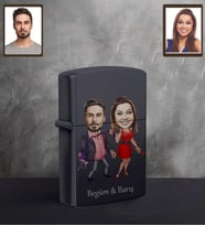 Kişiye Özel Sevgili Karikatürlü UV Baskılı Siyah Benzinli Çakmak Model 6