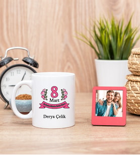 Kadınlar Günü Hediyesi Beyaz Kupa Bardak ve Kırmızı Mini Fotoğraf Çerçevesi