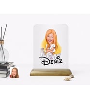 BK Gift Kişiye Özel Kadın Mimar Karikatürlü Ahşap Standlı Çerçeve (Beyaz)